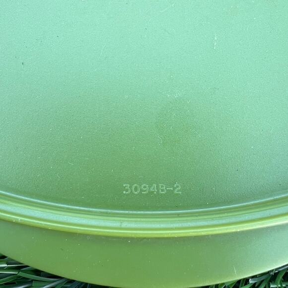 Tupperware Round Lids Set of 3 | 3092B-1, 3094B-2, 3096B-5 - Picture 7 of 8